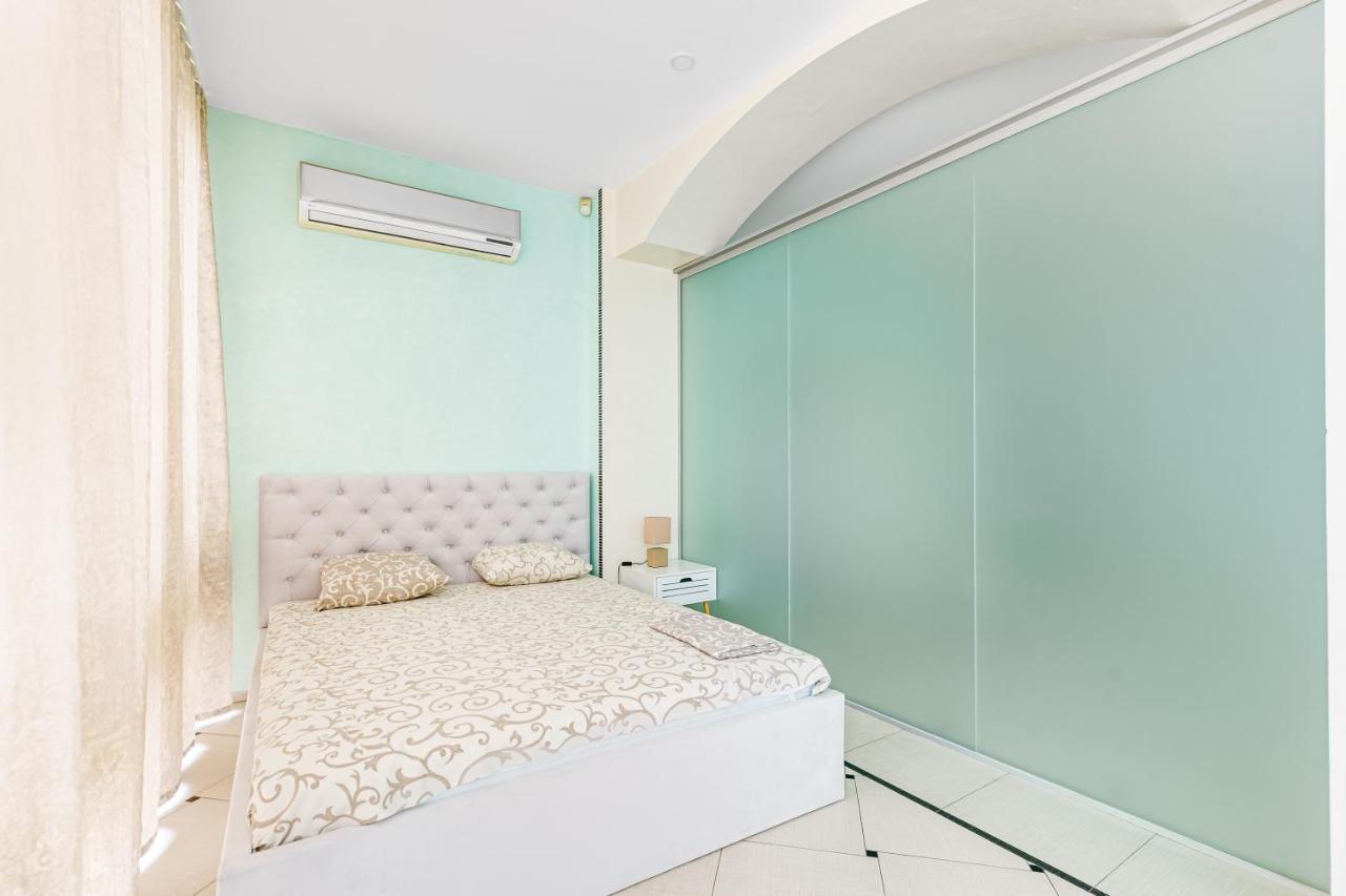 Deribasivska Cozy 4-room Apartment Odessa Exteriör bild